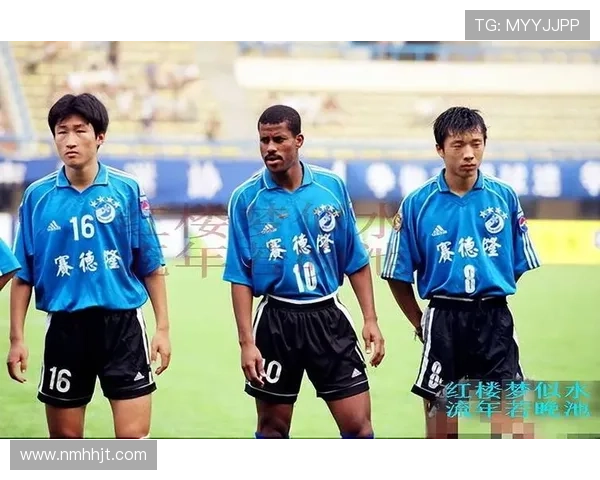 足球明星在比赛中突发哮喘引发关注球迷对运动员健康的讨论与思考 足球明星在比赛中突发哮喘引发关注球迷对运动员健康的讨论与思考