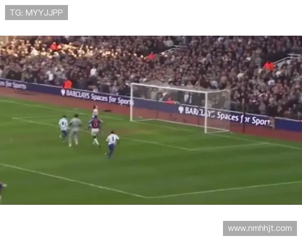 足球明星双手交叉手势背后的深意与魅力解析