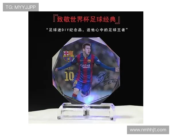 足球明星水晶摆件精美展示与收藏价值解析