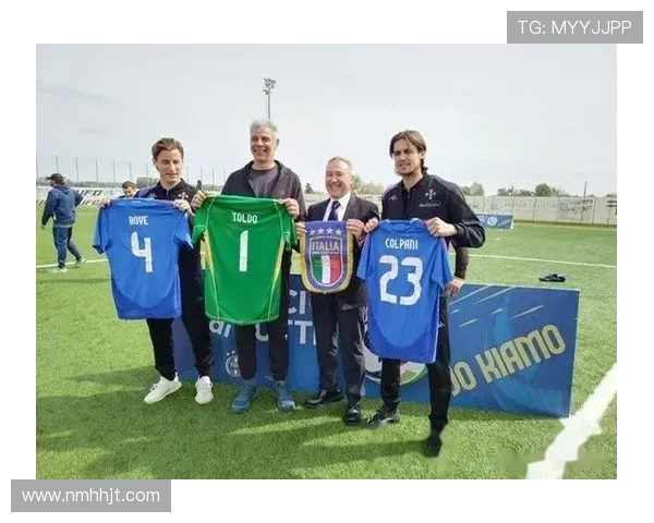 全球足球巨星同框合影展现足坛魅力与友谊的精彩瞬间